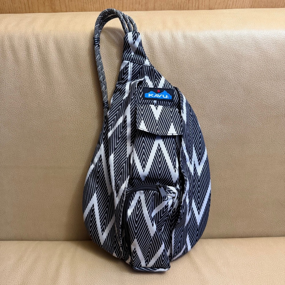 KAVU Rope Bag Black White Geometric Chevron Sling Backpack Crossbody Bag